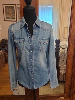 H&M Light Blue Denim Button-Front Shirt
